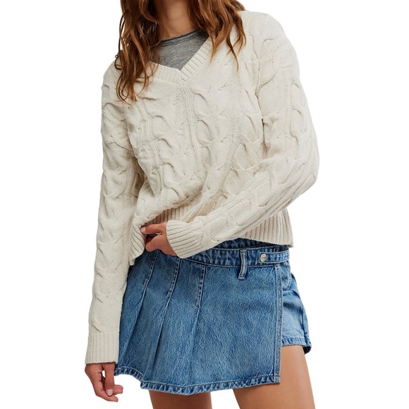 Free People Sweaters - Free People Cream V-Neck Cable Knit Sweater
